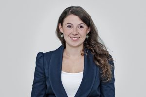 Dr. Julia Behrens ist seit 2012 Projektmanagerin bei der Bertelsmann Stiftung. Als promovierte Pädagogin befasst sie sich dort mit bildungspolitischen Fragen im Bereich Lebenslanges Lernen, Digitalisierung und gesellschaftliche Teilhabe.