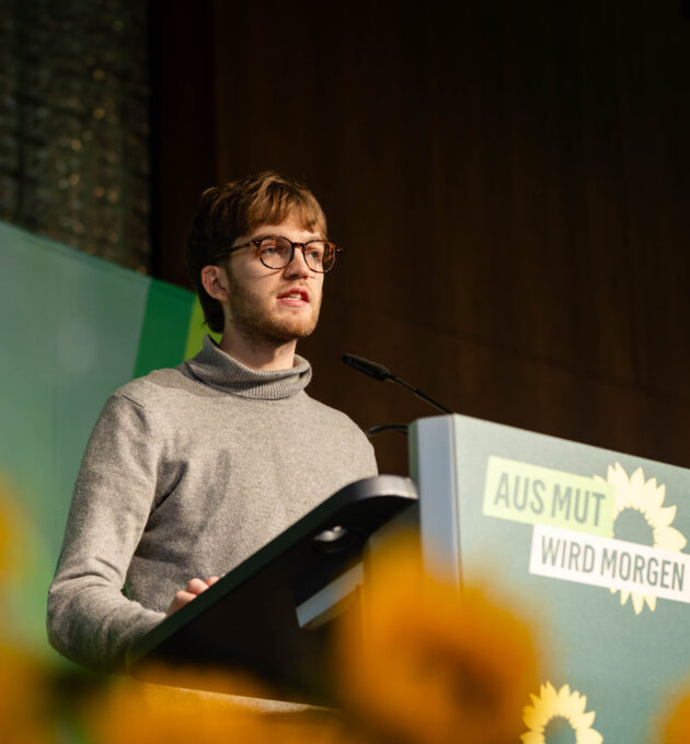 Maximilian Strautmann hält eine Rede auf der LDK in Wolfsburg.