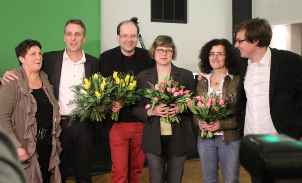 Jan Haude und Anja Piel mit den 4 neuen grüne MinisterInnen